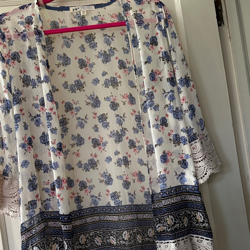 Jolie Blue and Pink Floral Open-Front Kimono Style